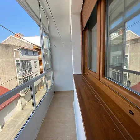 Amplio Apartamento En El Centro De O Grove Exterior photo